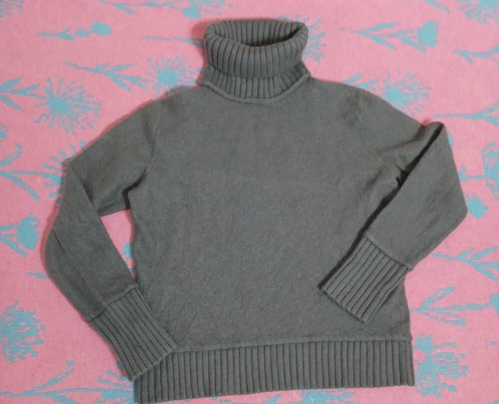 Vince womens medium gray turtleneck 100% cashmere sweater boxy ribbed neck